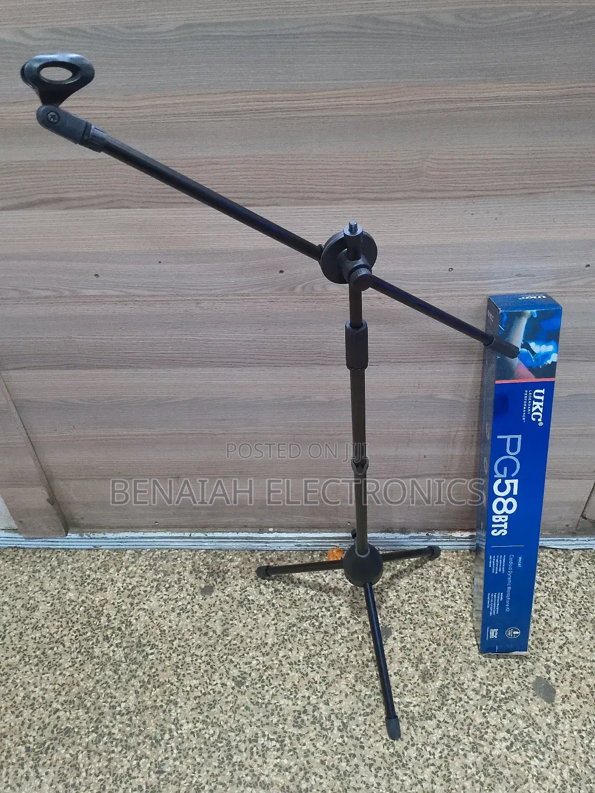 Ukc Stable Microphone Stand.Potable and Efficient