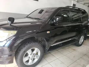 Toyota Land Cruiser 2010 Black