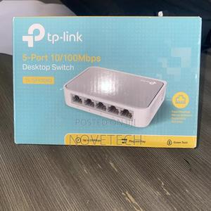 TP-LINK (TL-SF1005D) 5 Port Desktop Network Ethernet Switch - main view