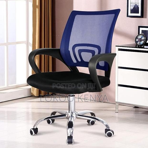 Office Chair: Ergonomic Mesh Office Chair - thumbnail 4