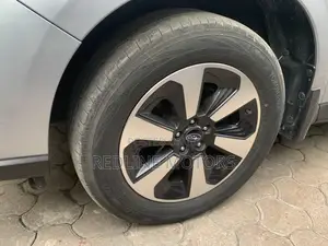 Subaru Forester 2.5i Touring AWD 2017 Gray