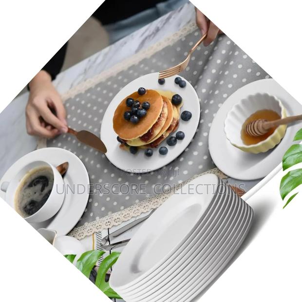 High-Quality Flat Ceramic Plates Available in Sizes.
