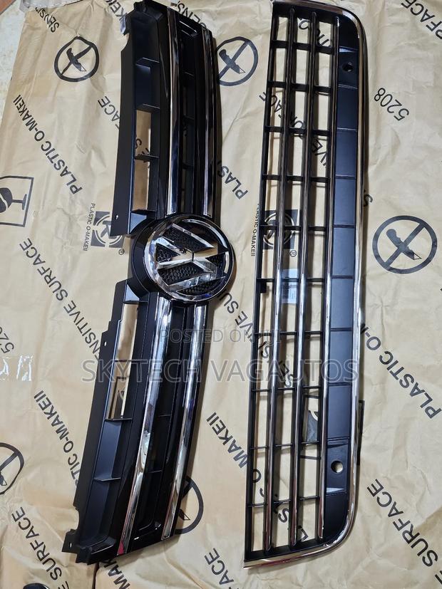 Touareg Front Bumper Grill - thumbnail 2