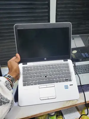 Laptop HP EliteBook 820 G3 8GB Intel Core I5 SSD 256GB