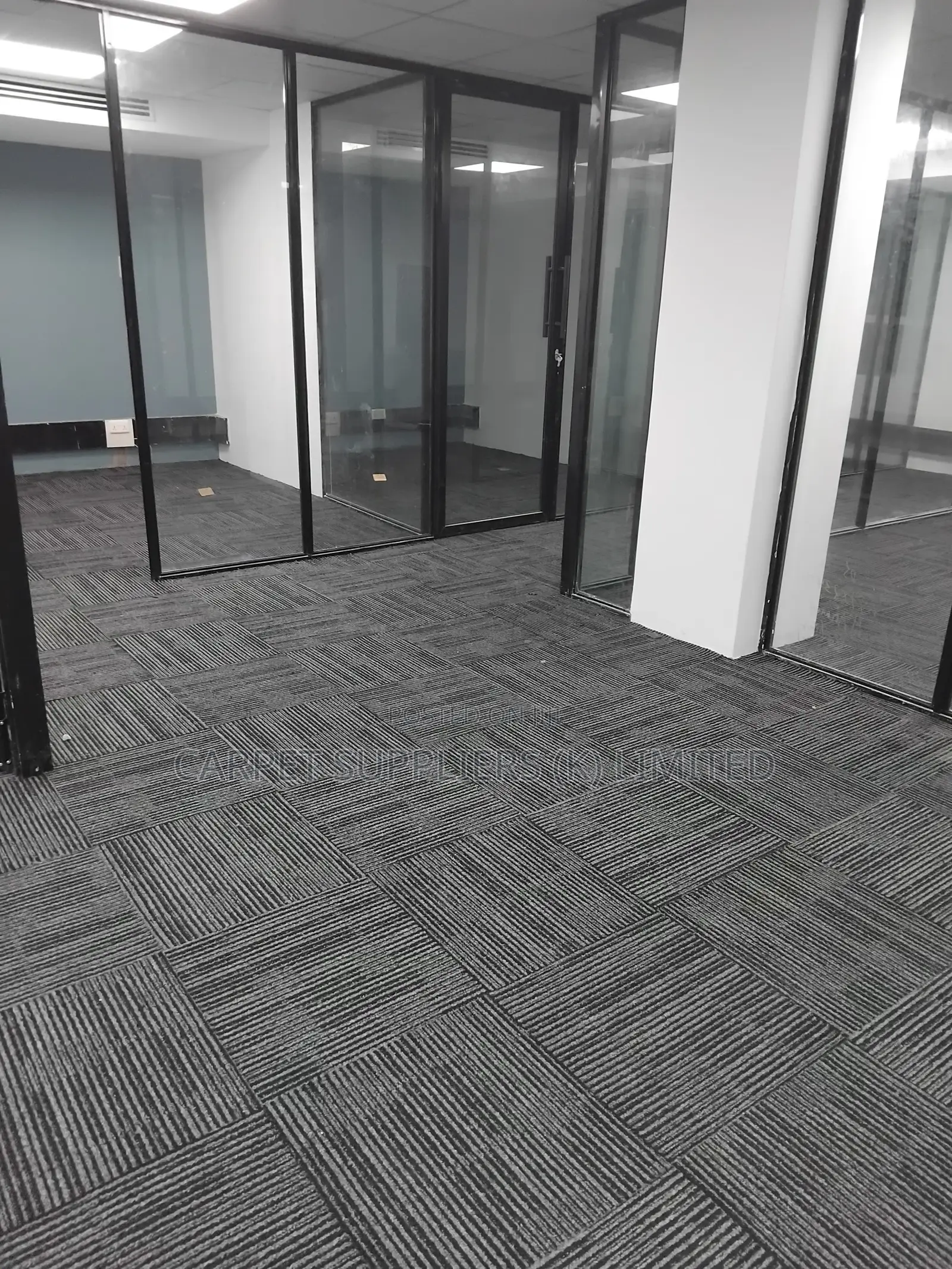Workstation Carpet Tiles 1