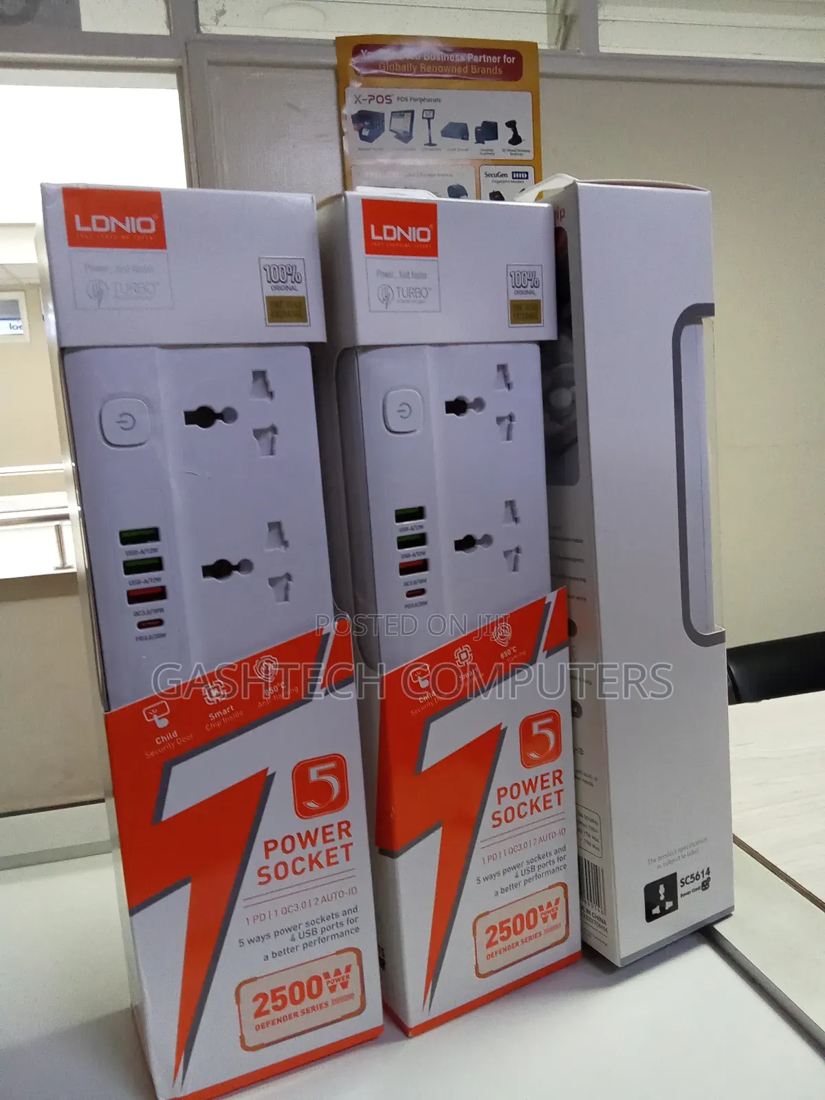 Sc5415 Ldnio 5 Ways Power Socket 3usb Port and 1 Usb-C Port