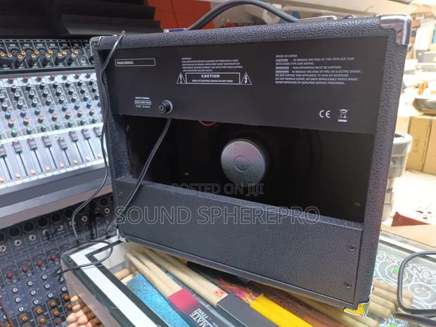 GE-30R Guitar Combo With Reverb - thumbnail 2