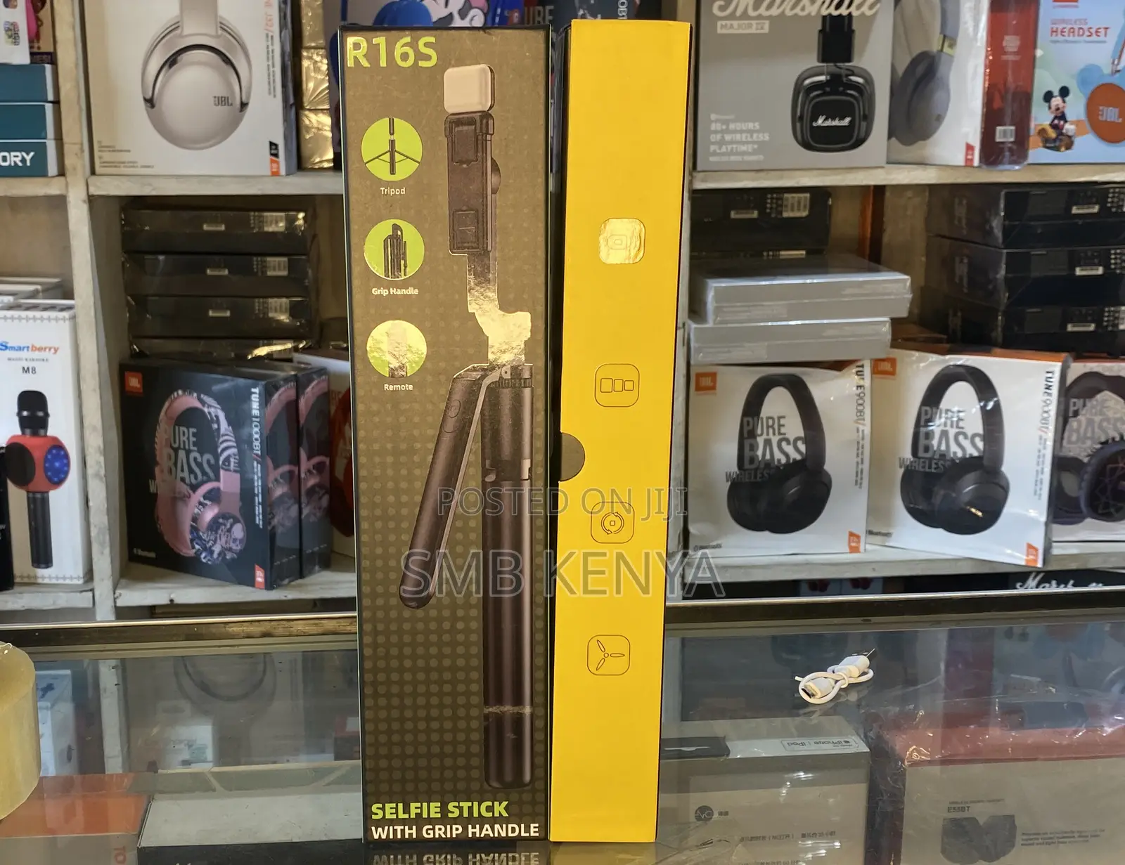 R16S Selfie Stick With Led Light and Grip Handle, 1.7 M