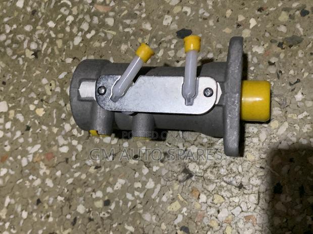 Brake Master Cylinder Isuzu Direct 4.3 - thumbnail 2