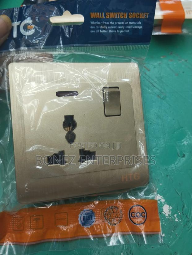 Single Socket, Gold - main view