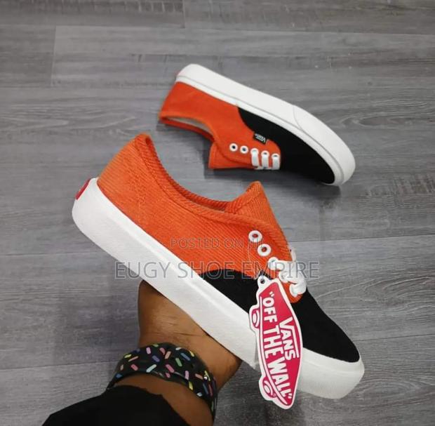 Vans Off the Wall - main view