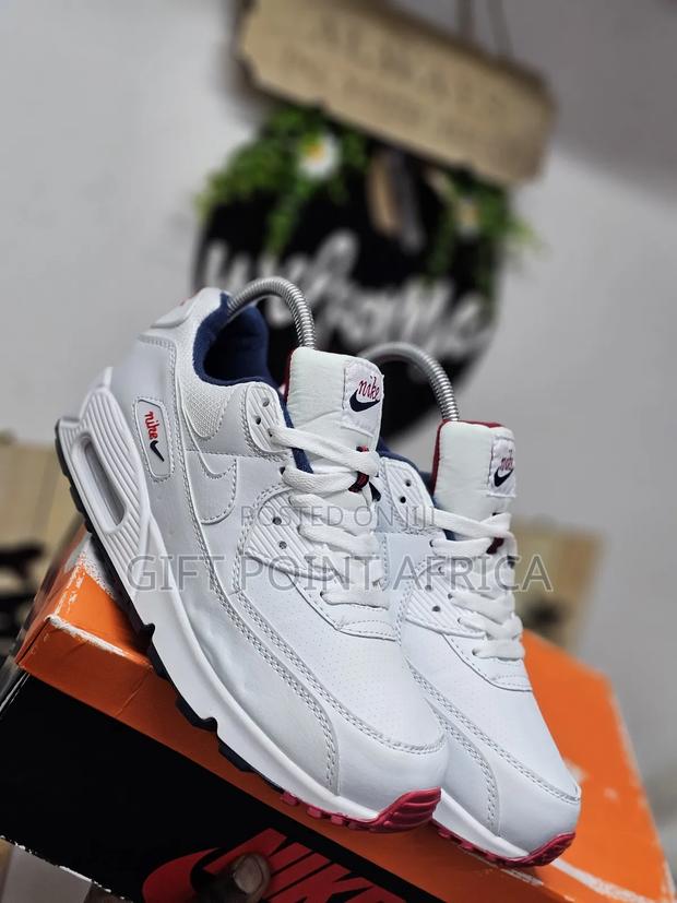 White Unisex Airmax 90 Sneakers
