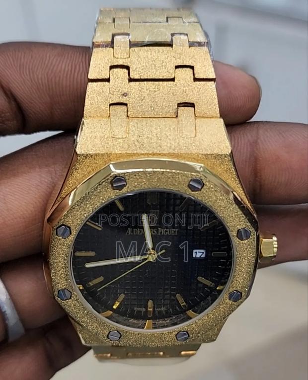 Audemars Piguet Metal Gold - thumbnail 4