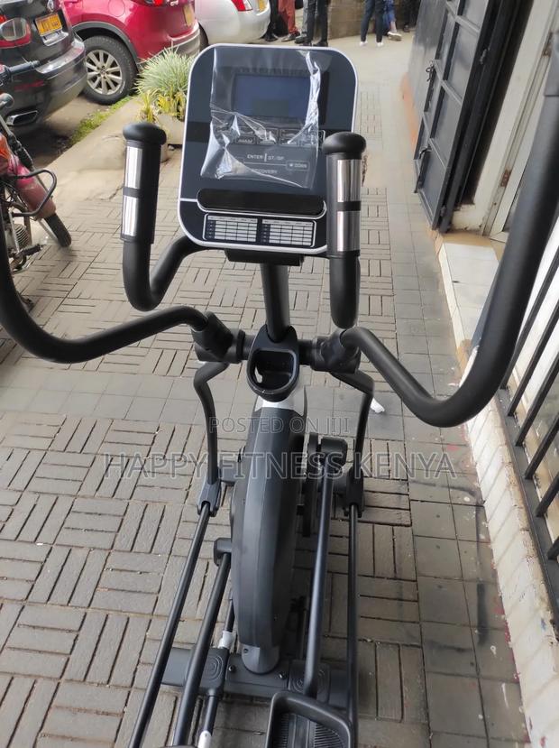 Commercial Elliptical Strider With a Display Cross Trainer - thumbnail 4