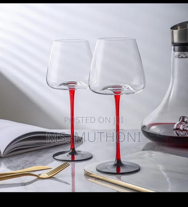 Crystal Glass Concave Red Bottom Long Stem Wine Glass - thumbnail 2