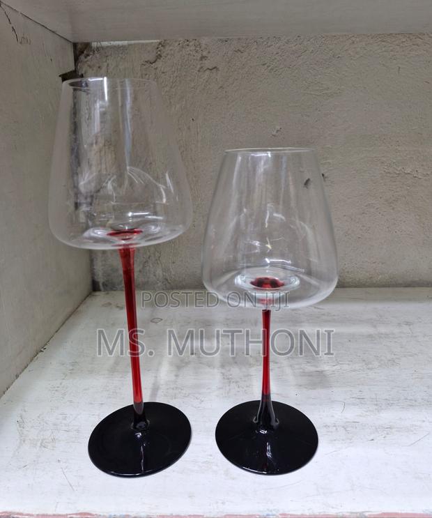 Crystal Glass Concave Red Bottom Long Stem Wine Glass - thumbnail 3