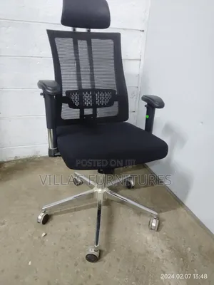 Adjustable Arms Arthorpedic Chair