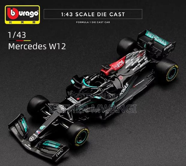 Formula 1 Mercedes Die Cast Lewis Hamilton - thumbnail 7