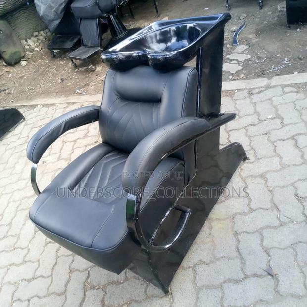 Salon Sink Chair. Real Comfy Chair. - main view