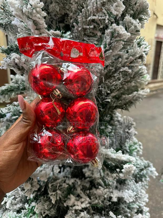 6 Pieces Shiny Red Decorative Balls - main view
