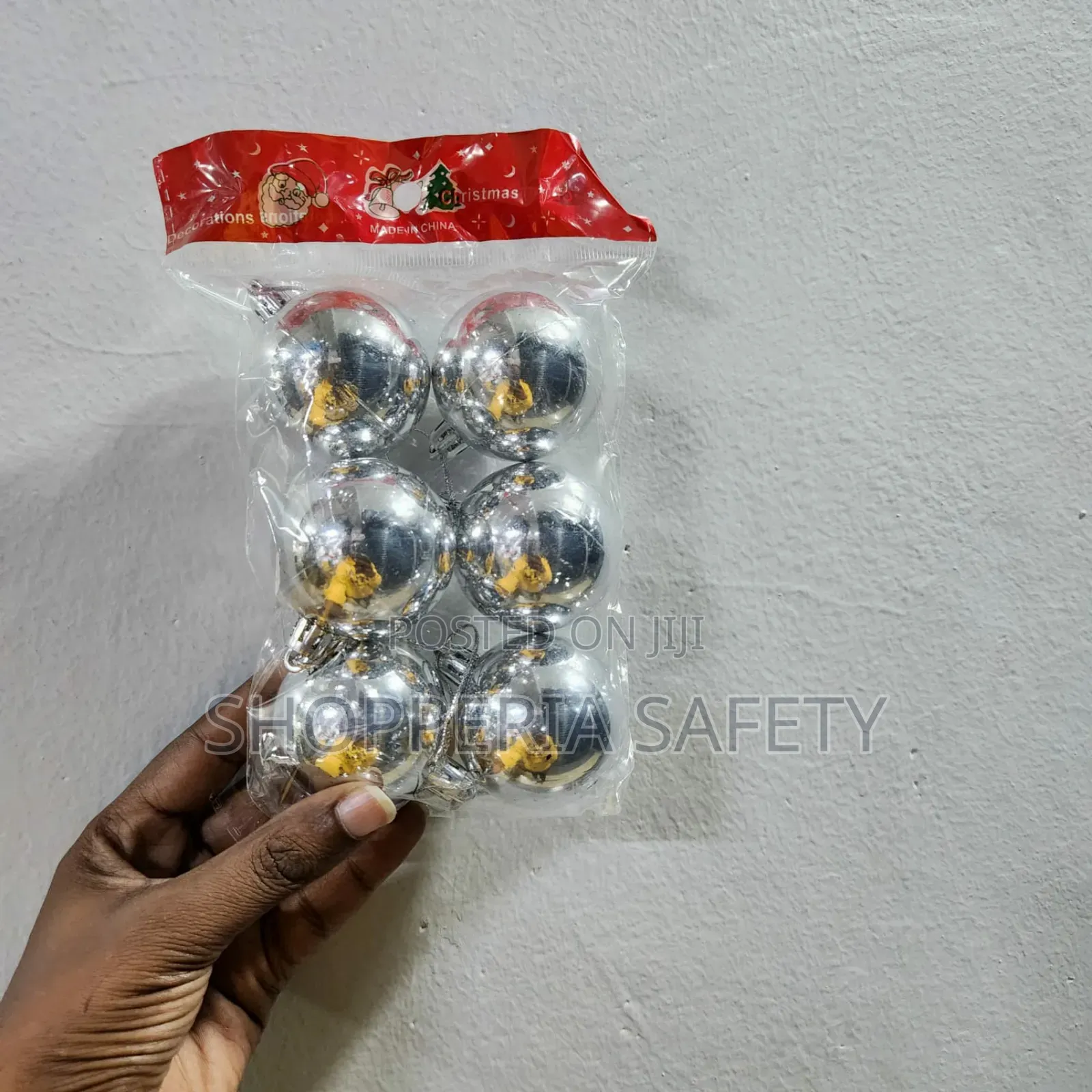 Silver Coloured Shiny 6 Pieces Ball Set