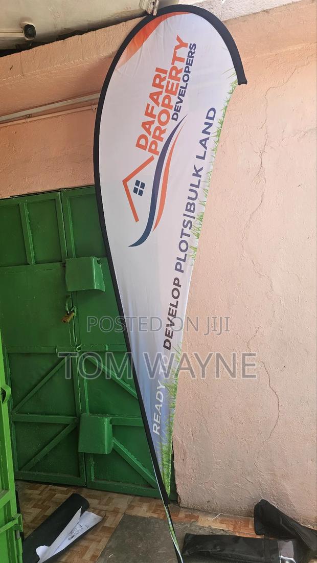 Teardrop Banner Printing - main view