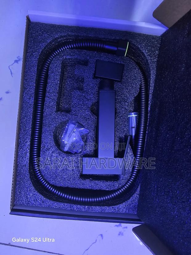 Black Arabic Shower - main view