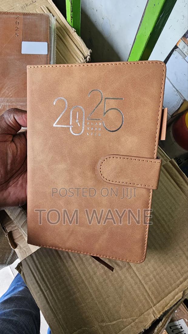 2025 Executive Leather Diary A5 Size Brown - thumbnail 2