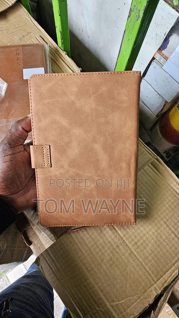 2025 Executive Leather Diary A5 Size Brown - thumbnail 3