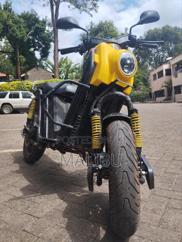 Motorcycle 2022 Black - main view