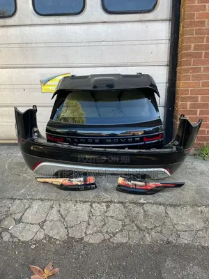 Range Rover Velar Rear Body Kit