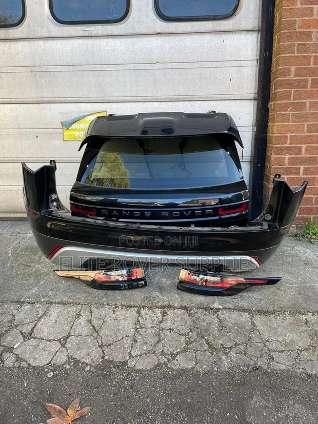 Range Rover Velar Rear Body Kit