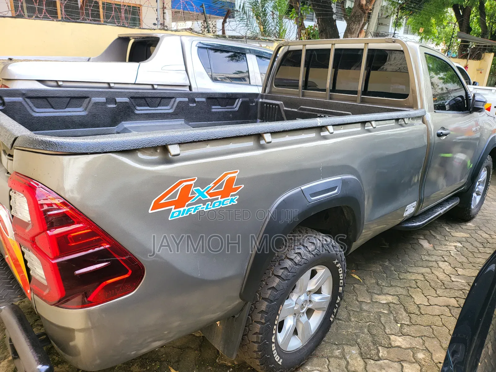 Toyota Hilux 2016 Gray