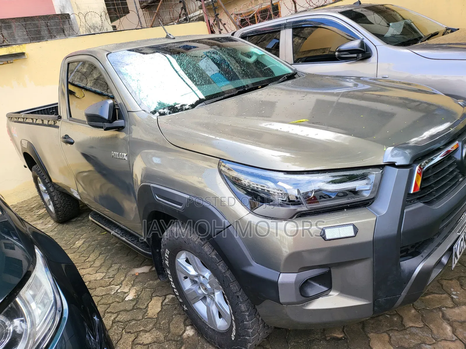 Toyota Hilux 2016 Gray