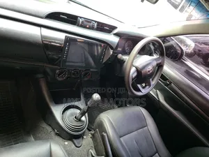 New Toyota Hilux 2021 White