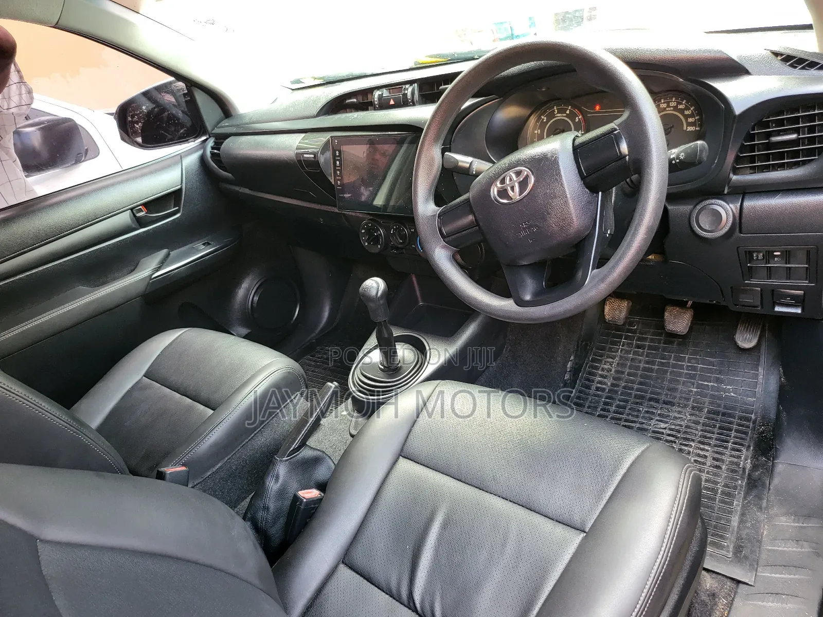 New Toyota Hilux 2021 White