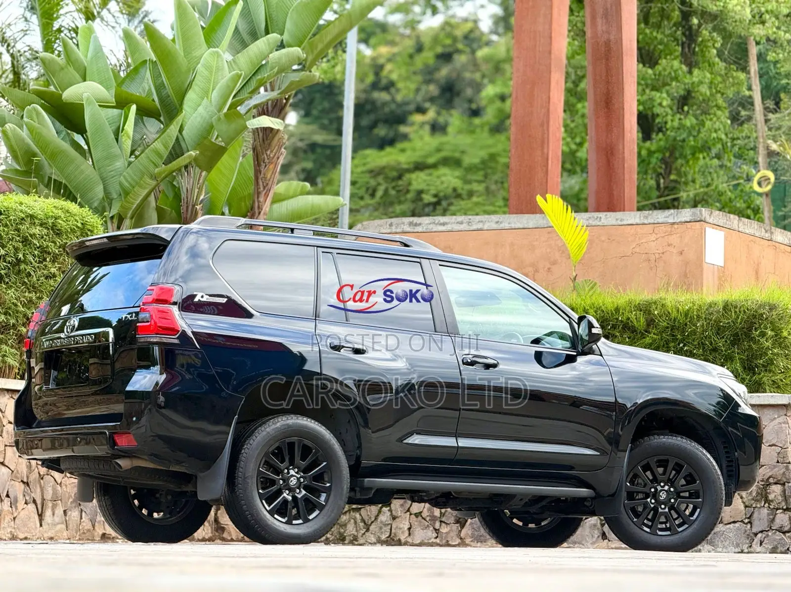Toyota Land Cruiser Prado 2022 Black