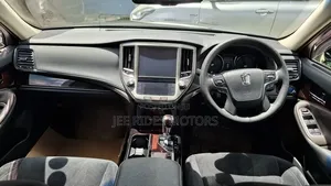 Toyota Crown 2017 Black