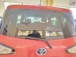 Toyota Sienta 2017