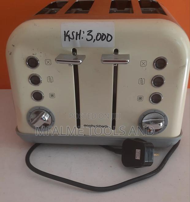 Toaster 240v 1850w Ex-Uk