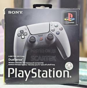 Playstation 5 Controller Limited Edition - thumbnail 2