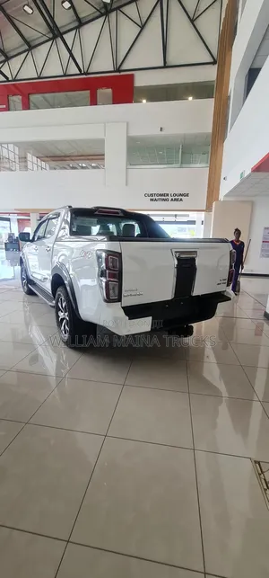 New Isuzu D-MAX 2024 White