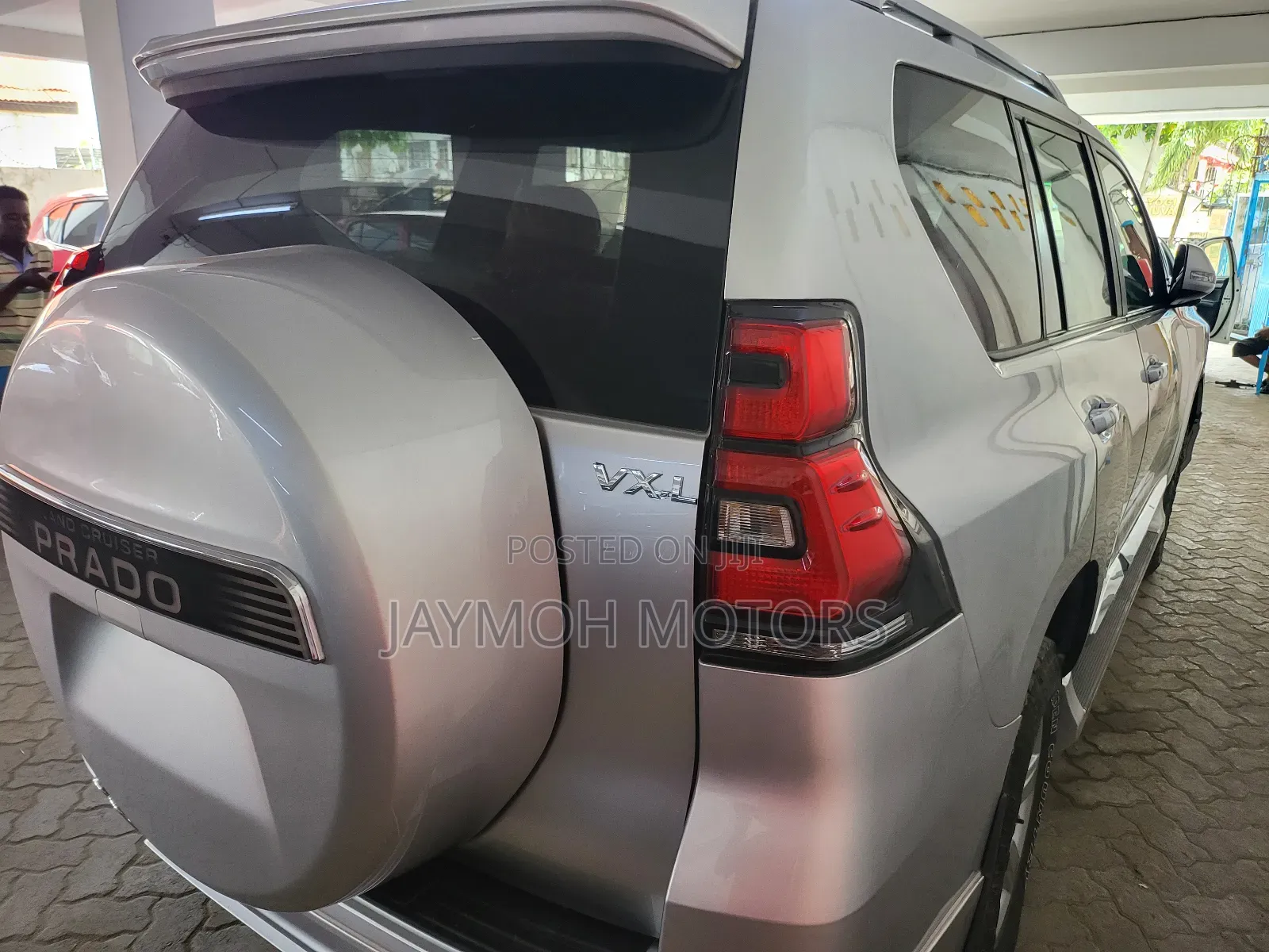 Toyota Land Cruiser Prado 2017 Silver
