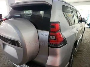 Toyota Land Cruiser Prado 2017 Silver