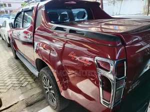 Isuzu D-MAX 2018 Red