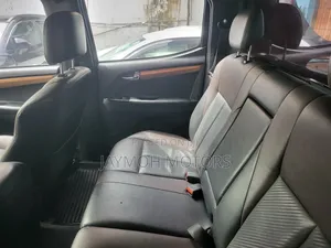 Isuzu D-MAX 2018 Red