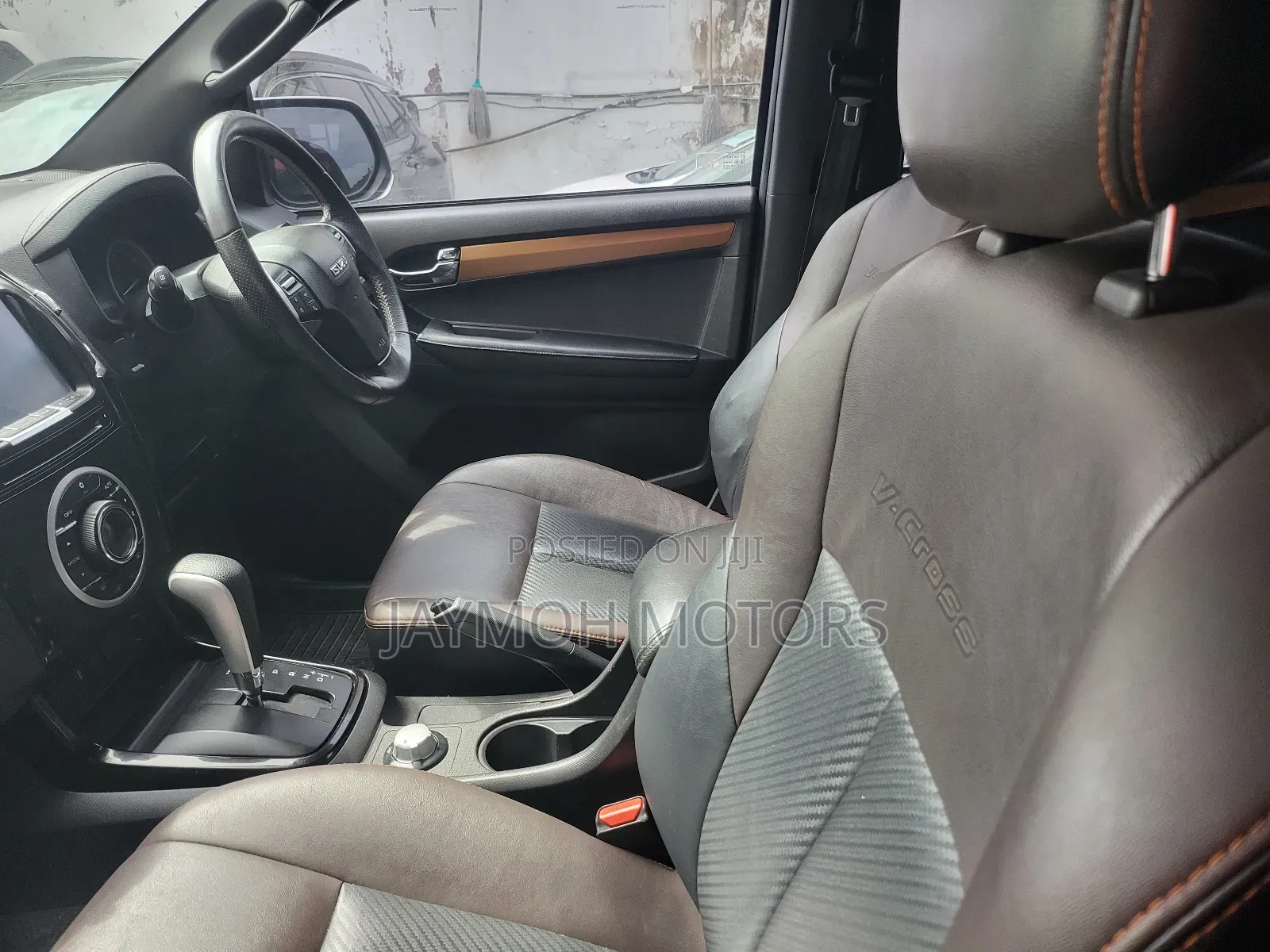 Isuzu D-MAX 2018 Red