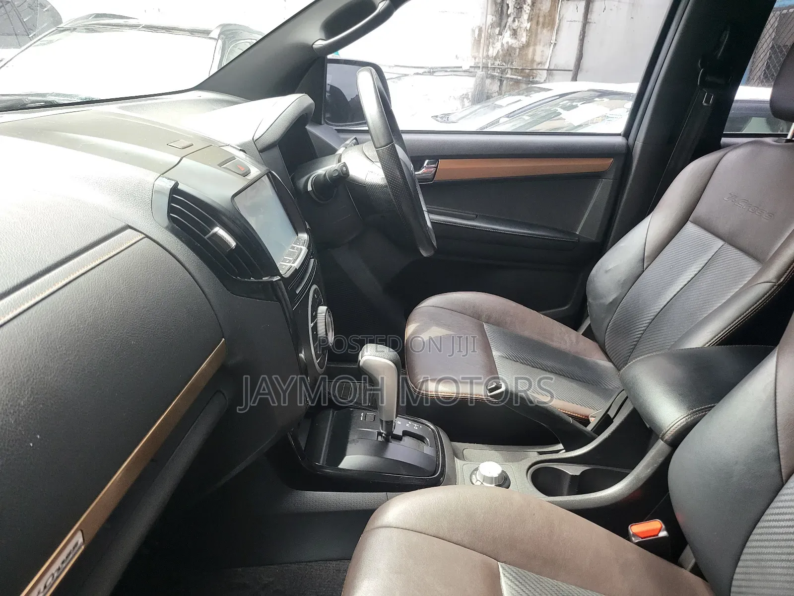 Isuzu D-MAX 2018 Red