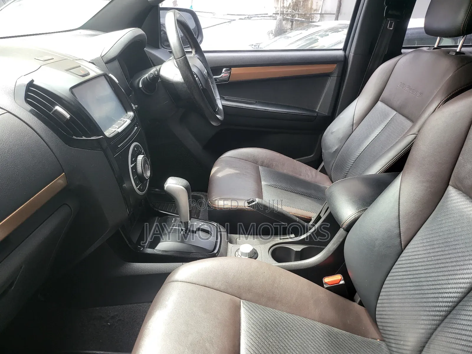 Isuzu D-MAX 2018 Red