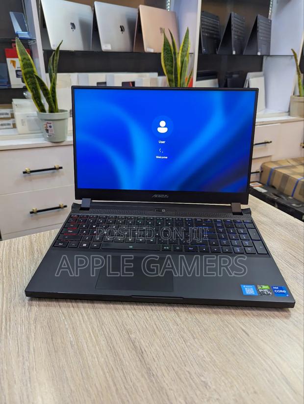 Laptop Gigabyte AORUS 5 16GB Intel Core I7 SSD 512GB - main view